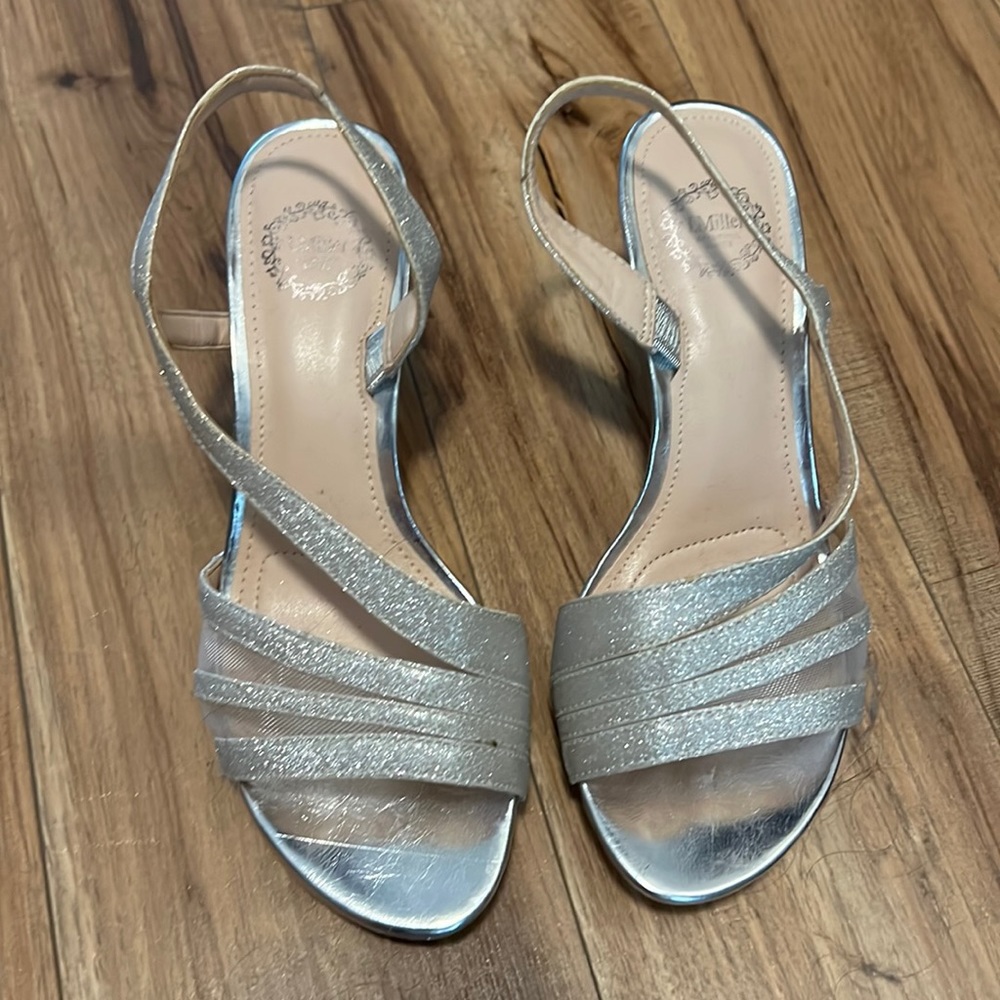 Silver dress sandals size 6